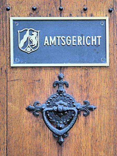 Türschild "Amtsgericht"